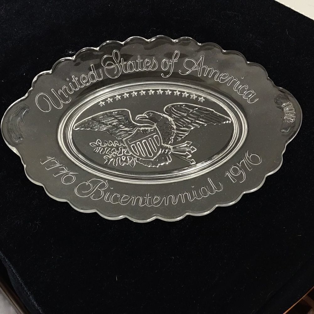 Vtg. 1976 Avon Bicentennial Glass Decorative Plate